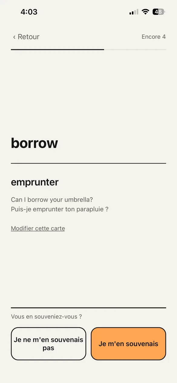 L'écran de révision. Un mot anglais au recto, son sens et un exemple au verso, et deux boutons.